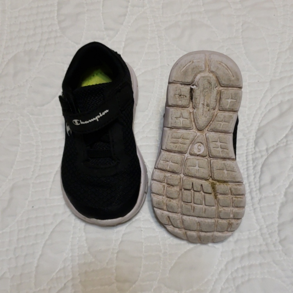 Sneakers - Picture 2 of 4